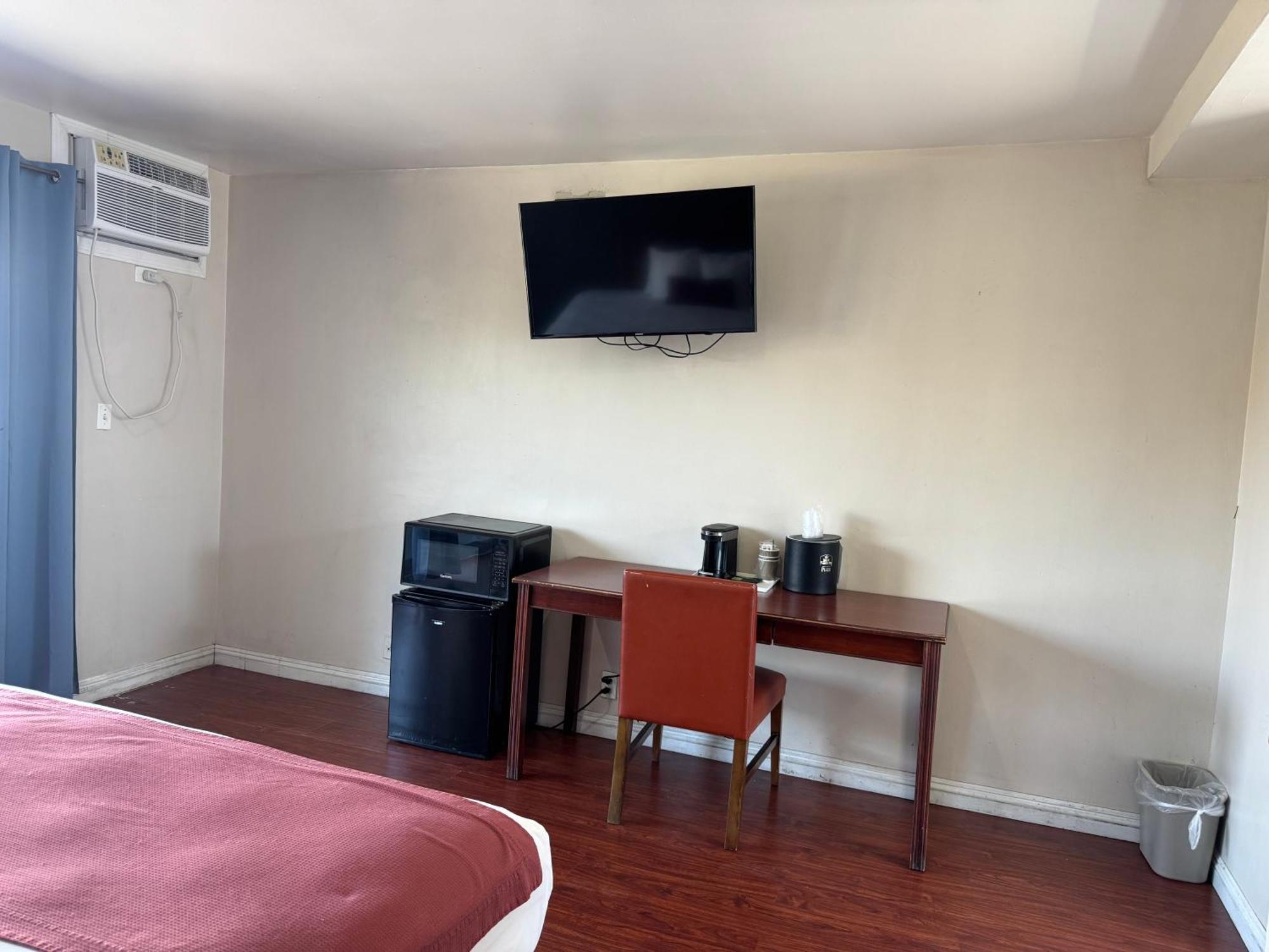 Holiday Lodge, Los Angeles